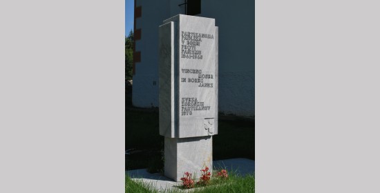 Partizanski spomenik, Loga vas - Slika 1
