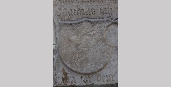 Wappengrabplatte Sibilla und Andreas Gadolt - Bild 3