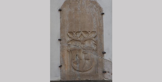 Wappengrabplatte Margarethe Zwitter - Bild 1