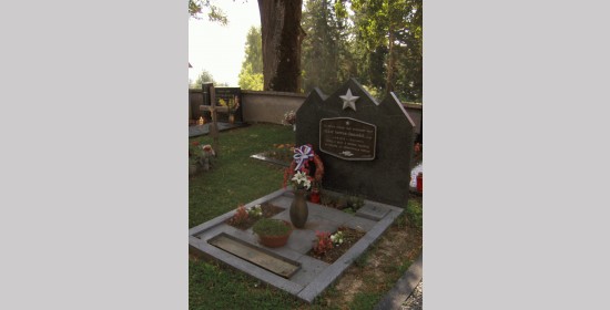 Nagrobnik Alojzu Kompanu - Žnidaršiču - Slika 1