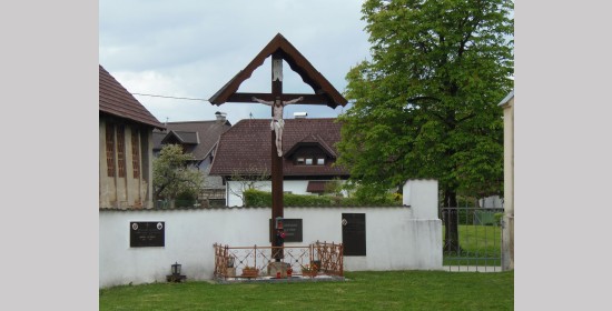Friedhofskreuz Föderlach alter Friedhof - Bild 1
