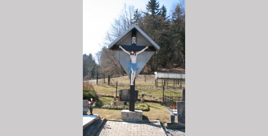 Friedhofskreuz in Šmiklavž - Bild 1