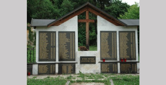 Gedenktafel den Gefallenen im Zweiten Weltkrieg - Bild 1