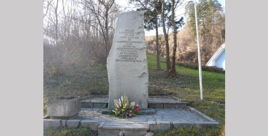 Kriegerdenkmal - Bild 1