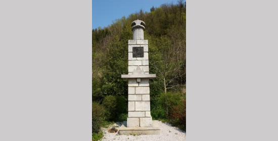 Ravne na Koroškem / Malgaj-Denkmal - Bild 1