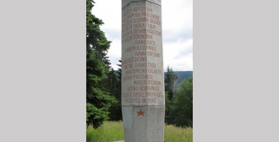 Denkmal und Grabmal für die gefallenen Partisanen - Bild 3