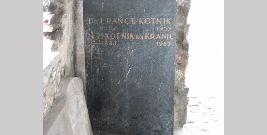 Nagrobnik dr. Franca Kotnika - Slika 3