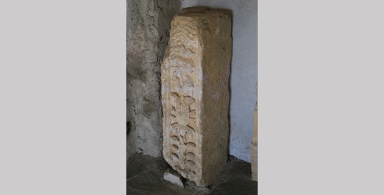 Rimski marmorni kamen v cerkvi sv. Janeza - Slika 1