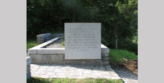 Grobnica borcev XIV. in XVII. divizije - Slika 3