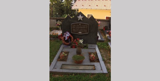 Nagrobnik Alojzu Kompanu - Žnidaršiču - Slika 2