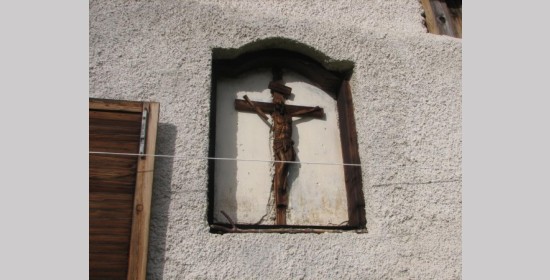 Procesijski križ na Kumrovi hiši - Slika 1