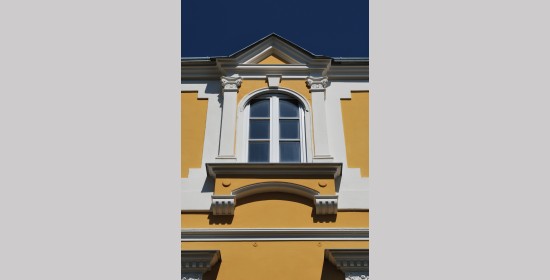 Fassadenornamentik am Hause Moro - Bild 5