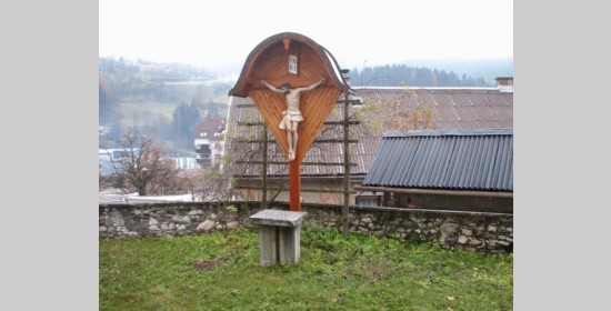 Kreuz hinter der Kirche des hl. Jakob - Bild 1