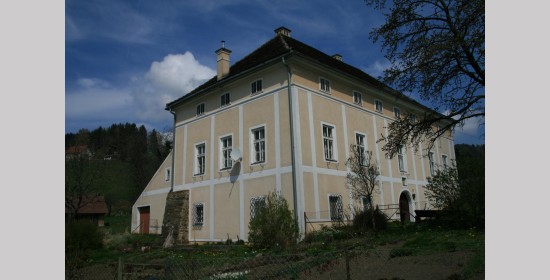 Fassadenbild Pfarrhof Pustritz - Bild 4