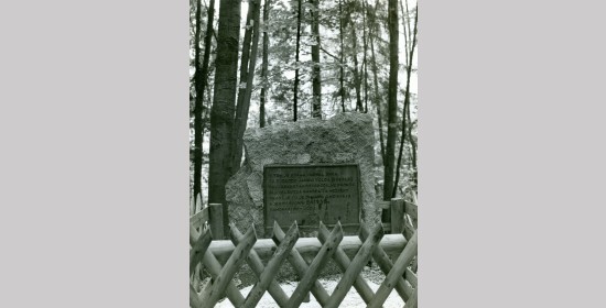 Spomenik Poldetu Eberlu - Jamskemu - Slika 1