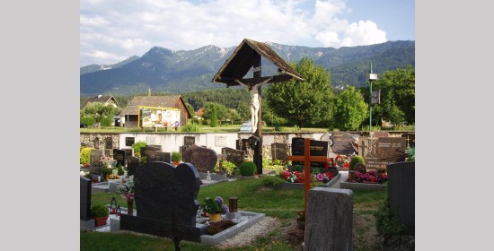 Neues Friedhofkreuz in Fürnitz - Bild 1