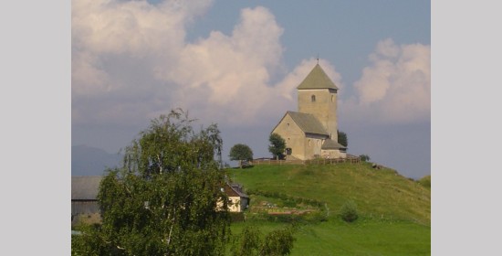 Kirchentür der Oswaldikirche in der Sommerau - Bild 1