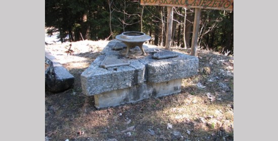 Denkmal auf Ježevo - Bild 1