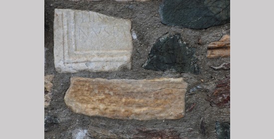 Fragment römerzeitliche Grabinschrift II - Bild 1