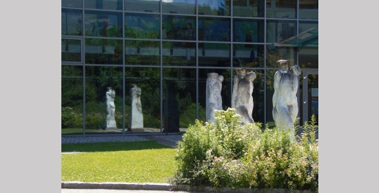 Skulpturen Volksschule Feistritz - Bild 3
