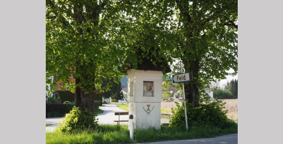 Dorfkreuz Feld - Bild 1