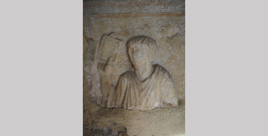 Römerzeitliches Schreiberrelief II - Bild 3