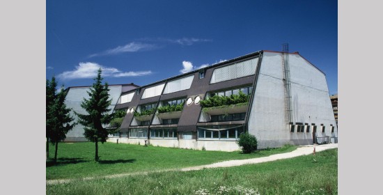 Grundschule Koroški Jeklarji und Musikschule - Bild 1