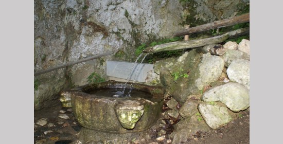 Quelle/Brunnen