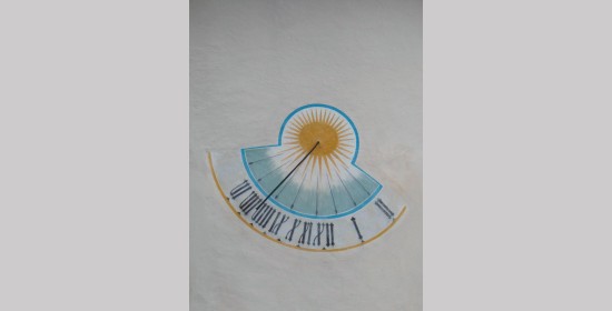 Wappen und Sonnenuhr Schloss Kreuzen - Bild 4