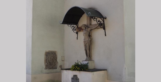 Gefallenengedenkkreuz Pfarrkirche Arnoldstein - Bild 2