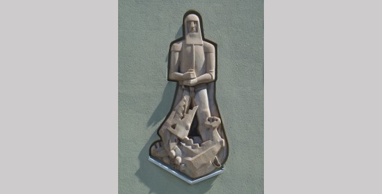 Wandrelief am Josef-Bürger-Hof - Bild 1