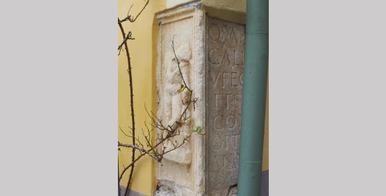 Grabaltar des Quintus Sabinius Callistus - Bild 1