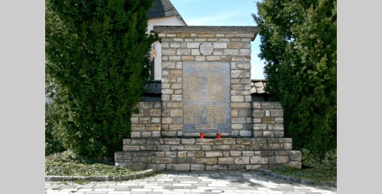 Kriegerdenkmal 2. Weltkrieg - Bild 1
