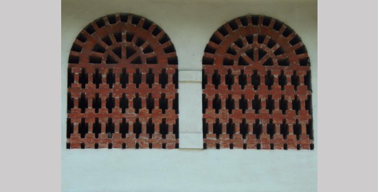 Ziegelgitterfenster Stadel Gut Sachsenhof - Bild 5