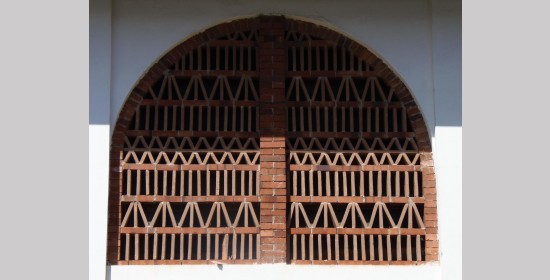 Ziegelgitterfenster Schlossstadel Niederdorf - Bild 7