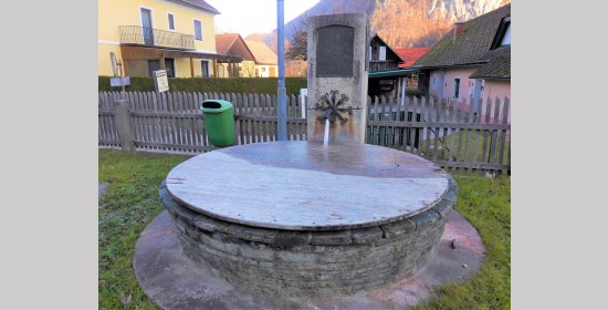 Dorfbrunnen Rechberg - Bild 1