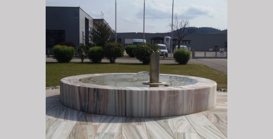 Marmorbrunnen Industriepark - Bild 6