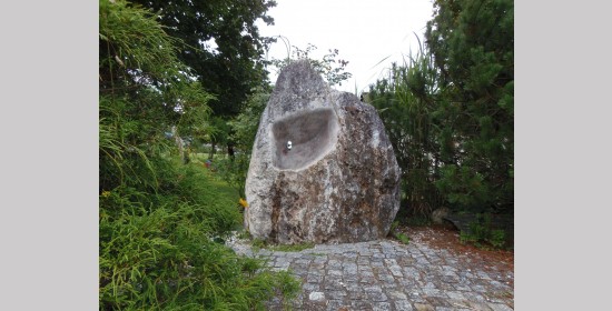 Dorfbrunnen Pöckau - Bild 1