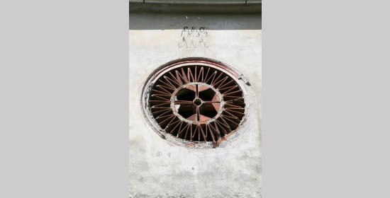 Ziegelgitterfenster vulgo Karner - Bild 3