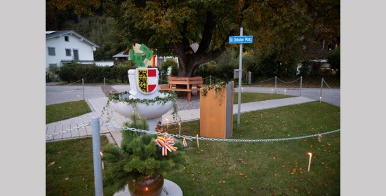 Abstimmungsbrunnen Latschach - Bild 1