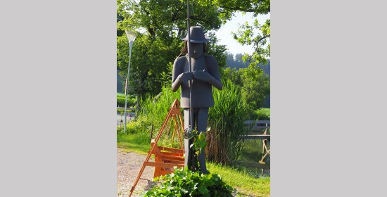 Fischerdenkmal Hörzendorfer See - Bild 7