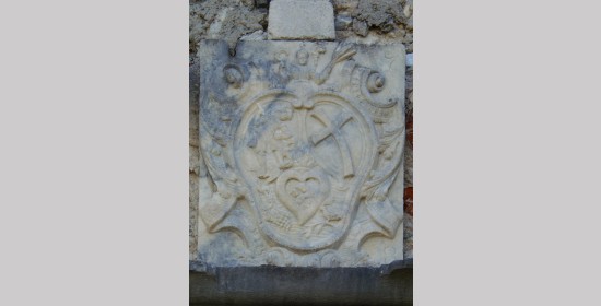 Wappenstein Portal Klosterruine Arnoldstein - Bild 1