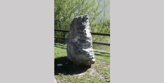 Steinskulptur am Trattl - Bild 3