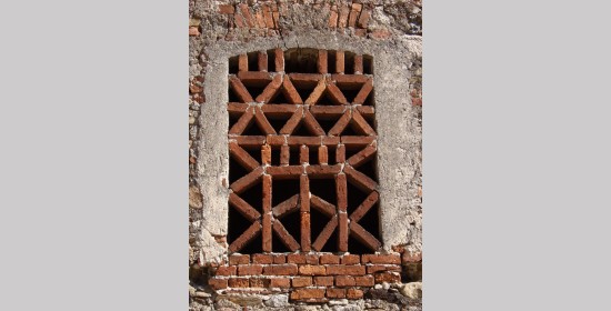 Ziegelgitterfenster vulgo Mareier - Bild 7