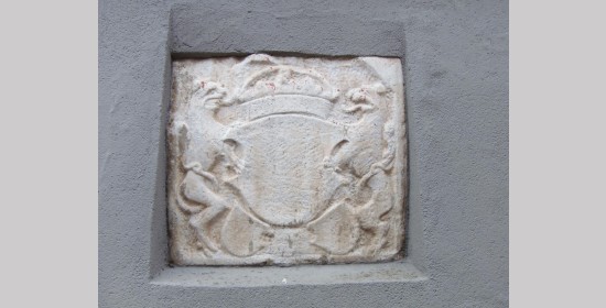 Wappenstein Bräuhausgasse 8 - Bild 2
