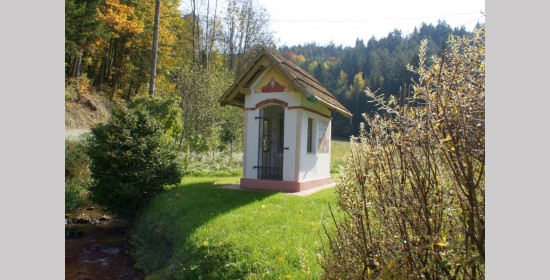 Lajmiš Gedenkkapelle - Bild 1