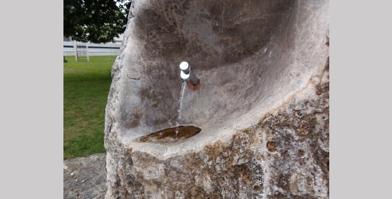 Dorfbrunnen Pöckau - Bild 2