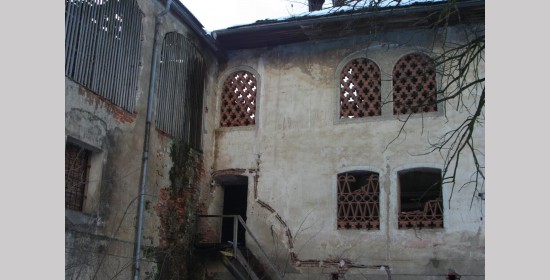Ziegelgitterfenster ehemaliger Stadel Gut Farrach - Bild 2