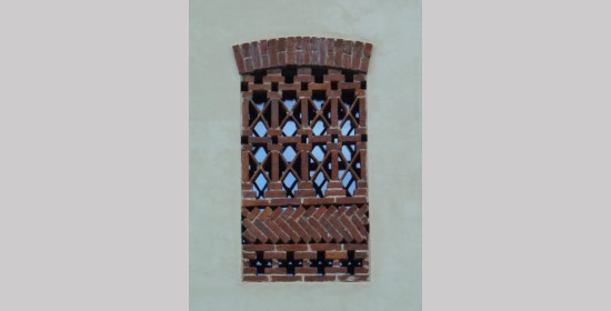 Ziegelgitterfenster Pfarrstadel Maria Rojach - Bild 3