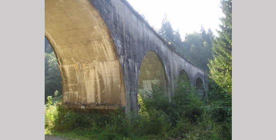 Eisenbahnbrücke in Dolič - Bild 1